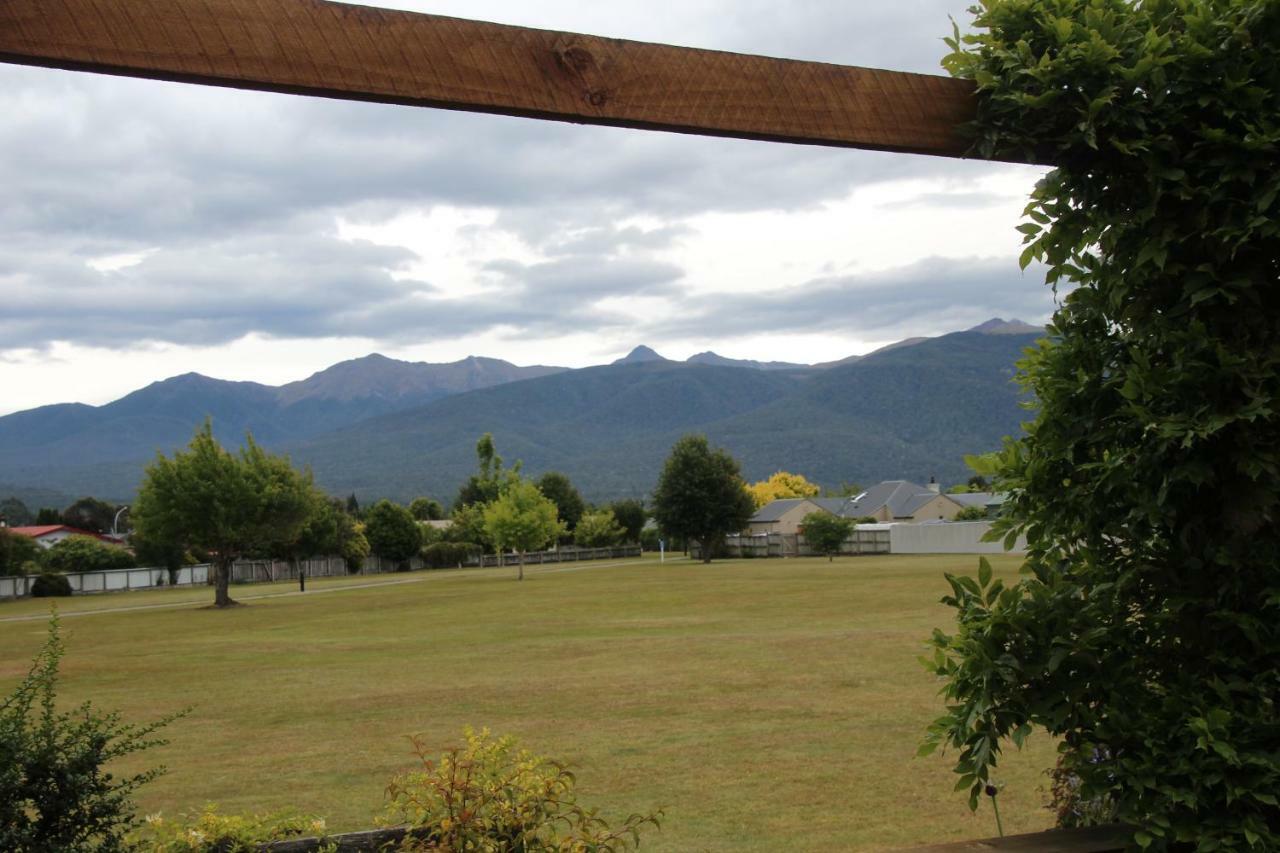 Batch With A View Villa Te Anau Exterior photo